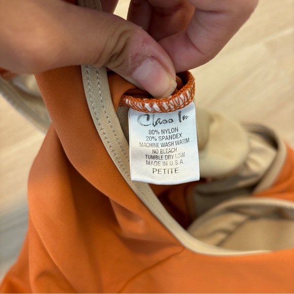 Class In Rust Orange Leotard NWOT - Picture 3 of 3